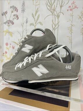 New Balance Men’s Gray Suede 442 Low-Profile Sneakers